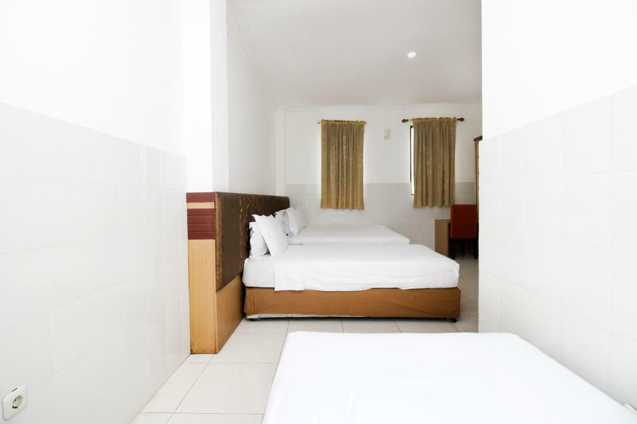 Hotel Metro Surabaya Luaran gambar