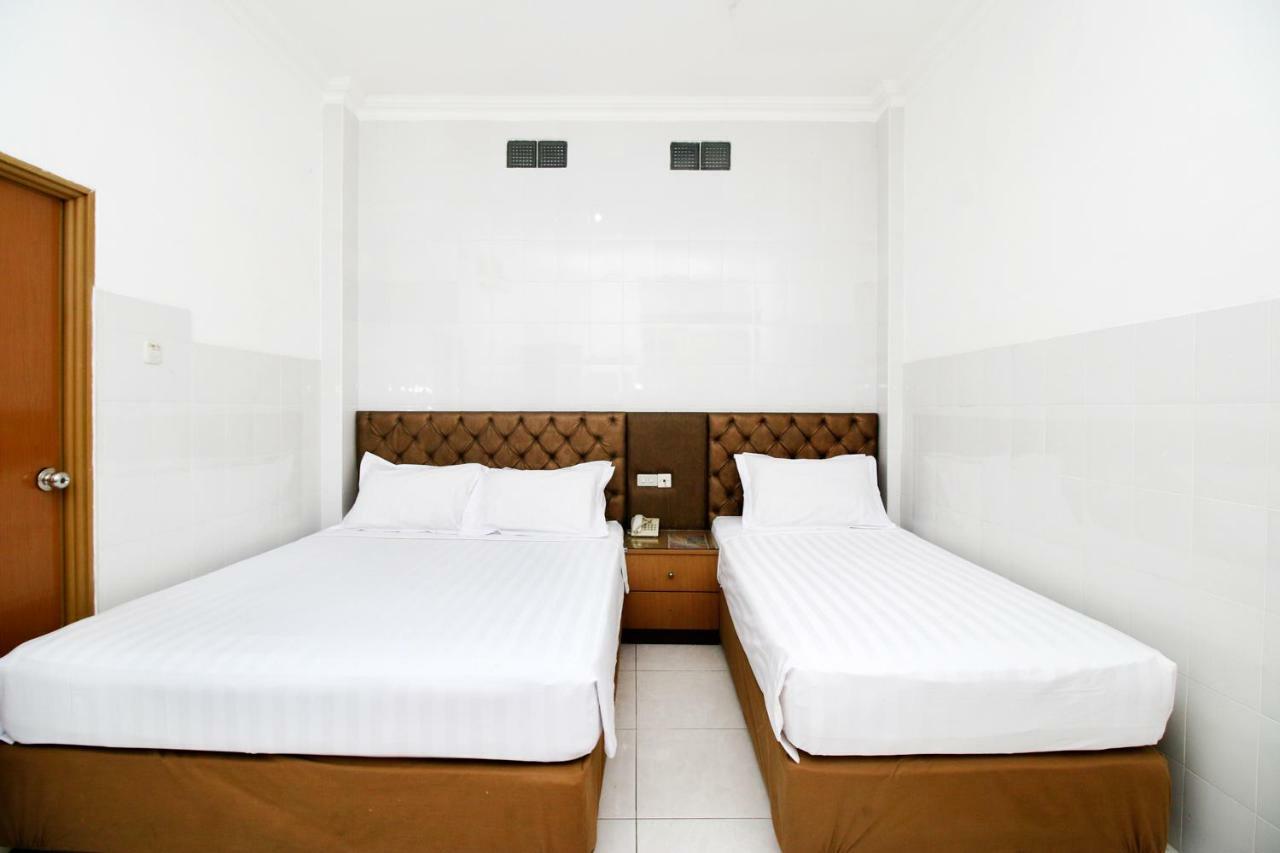 Hotel Metro Surabaya Luaran gambar